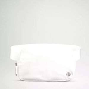Lululemon Everywhere Belt Bag 1L white - like new
